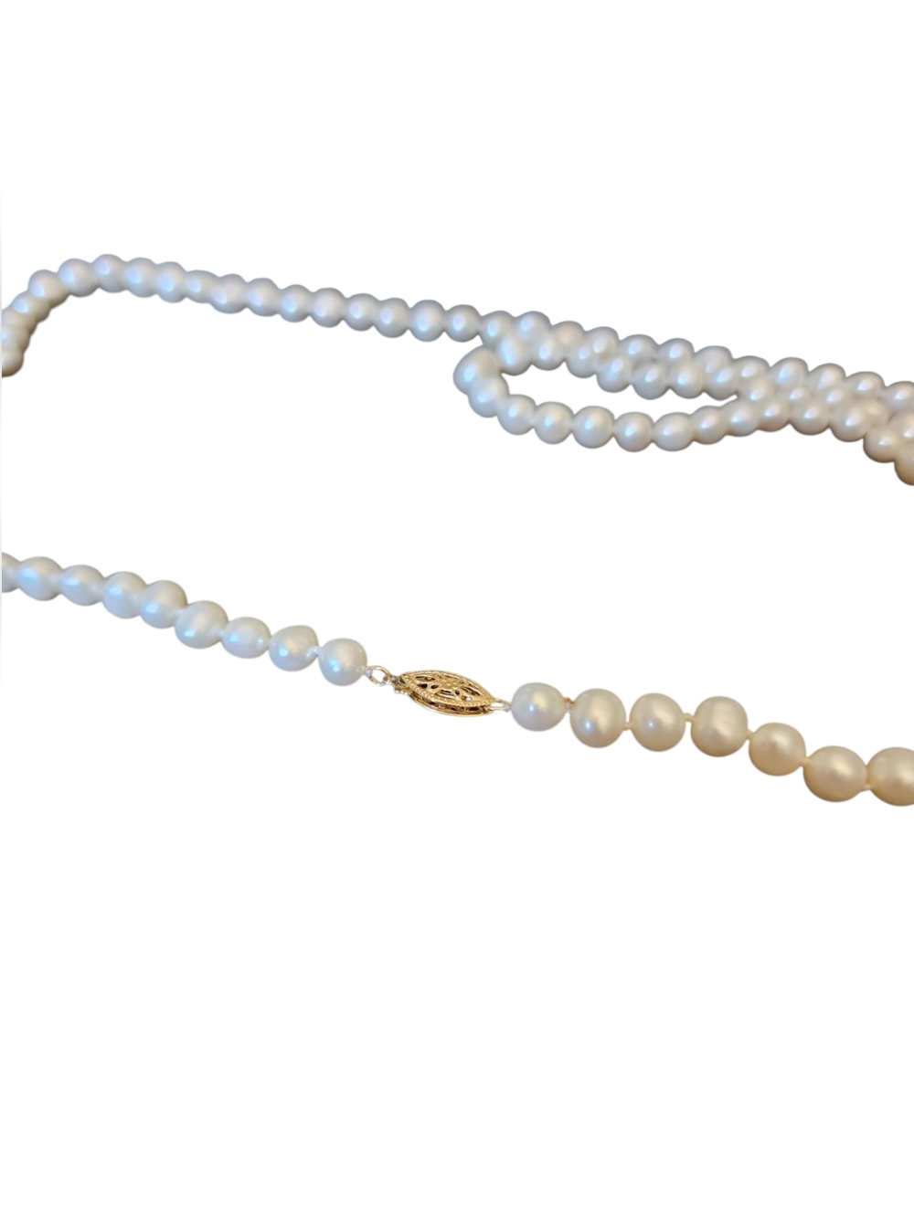 Vintage "Pearl Divers" White Cultured Pearl 28.5" Necklace With 14K Clasp Y2K